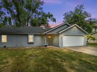 301 Calvary Ln, Angola, IN 46703