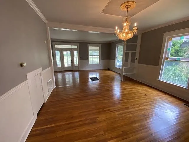 529 W Oak Ave — Photo 5
