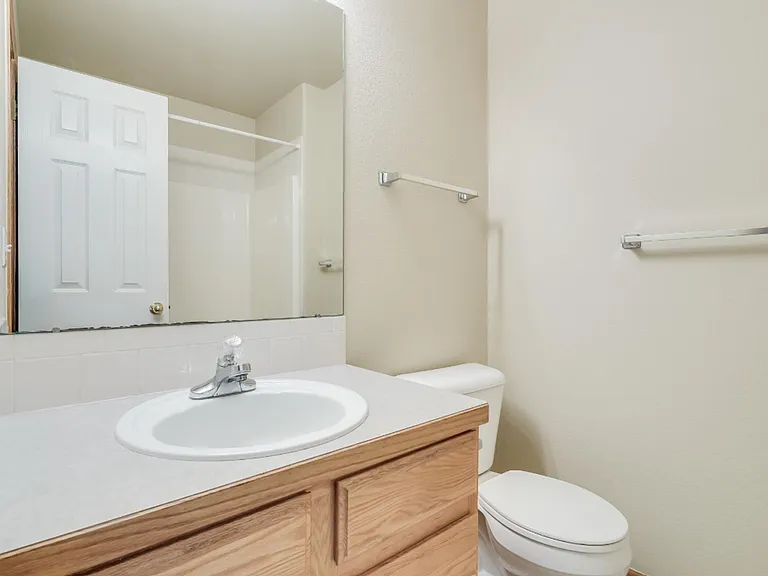 883 Emerald Dr — Photo 19