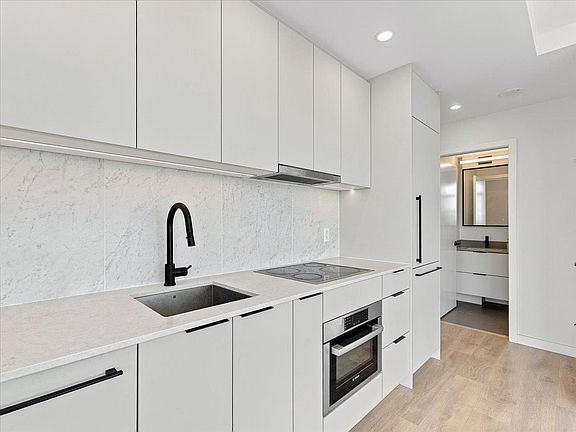 4th image of 13685 102nd Ave #2305
