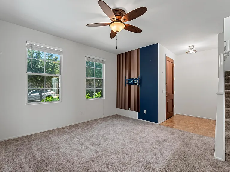 4036 E Carla Vista Dr — Photo 4