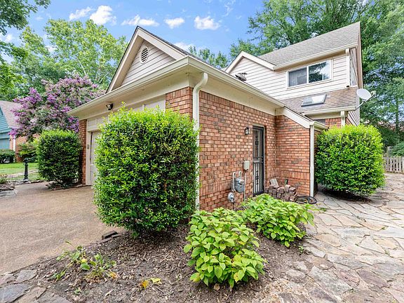 3rd image of 758 Walnut Valley Ln