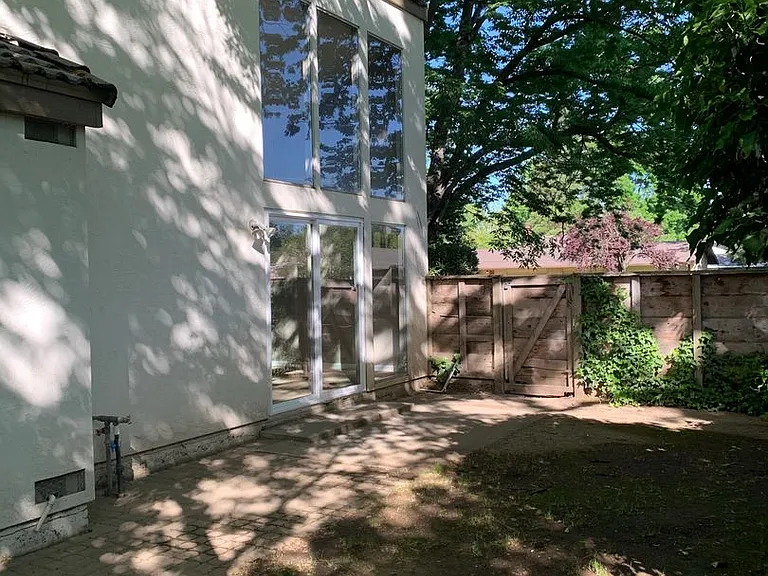 2769 White Ave — Photo 15