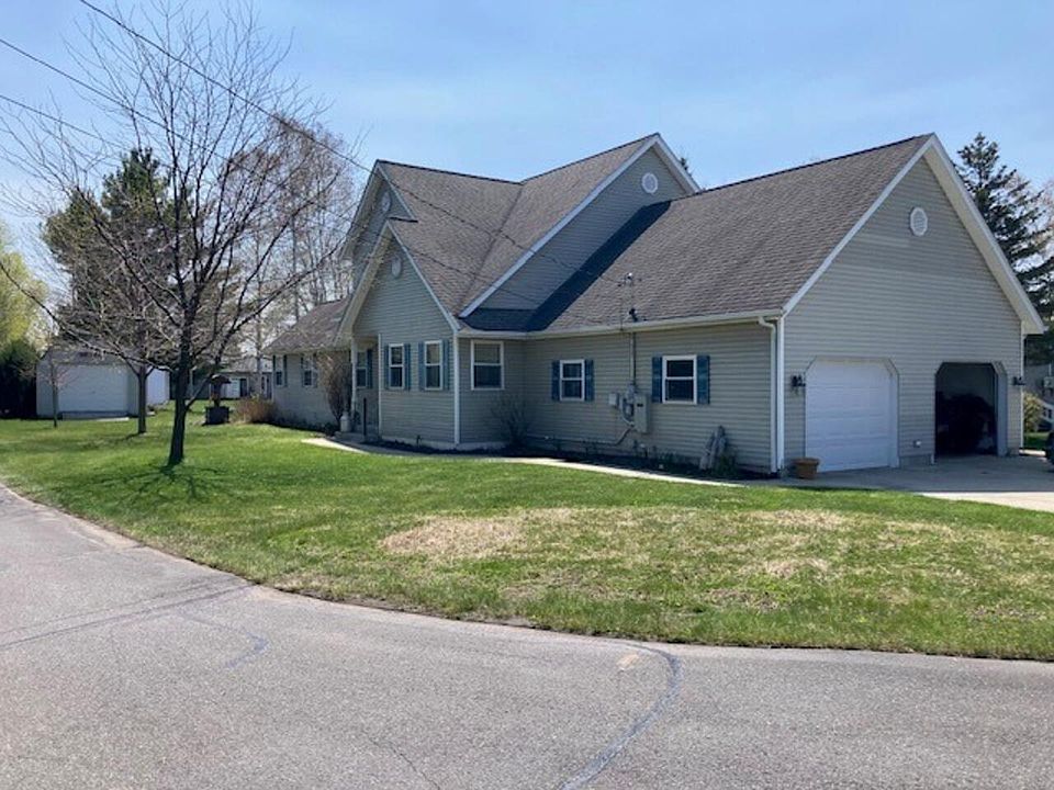 101 Tuscaroras Trl, Prudenville, MI 48651 Zillow