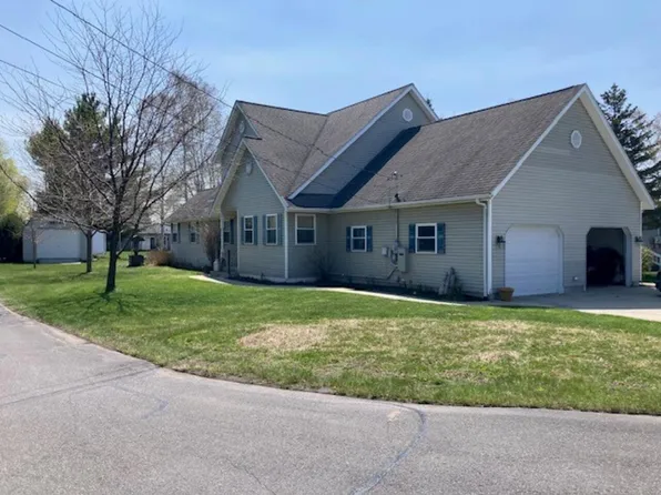 101 Tuscaroras Trl, Prudenville, MI 48651