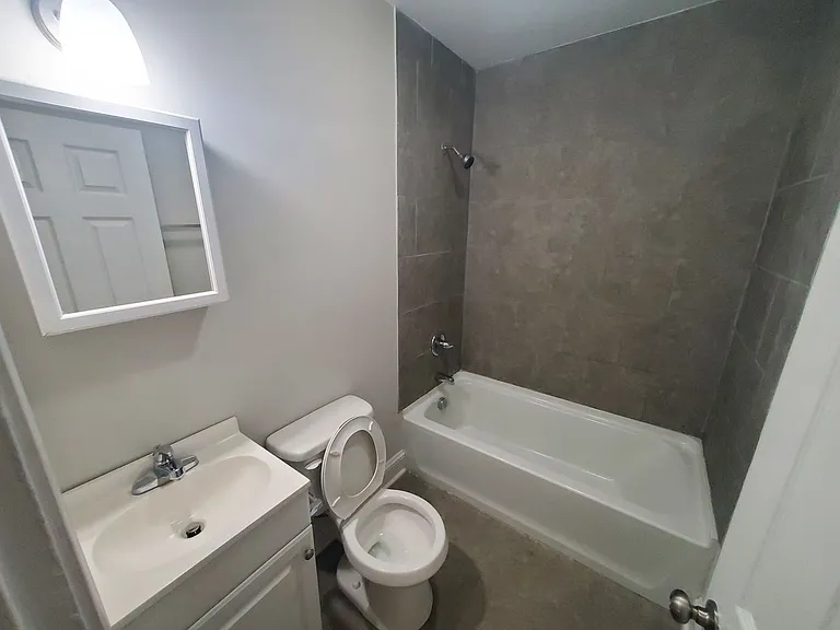 214-1 Woodrow St — Photo 9
