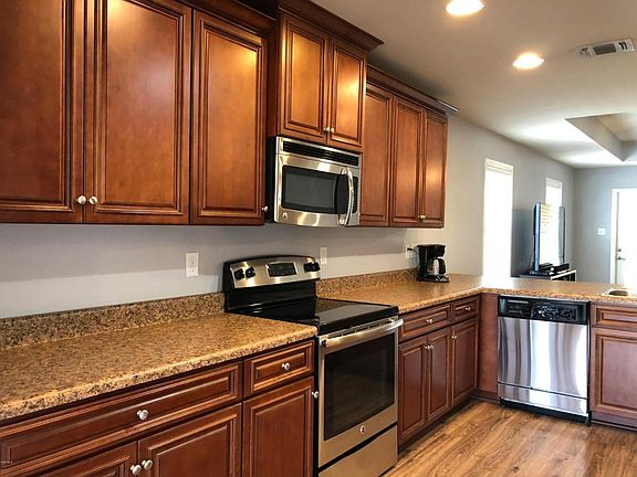 3rd image of 18296 Cardinal Ln