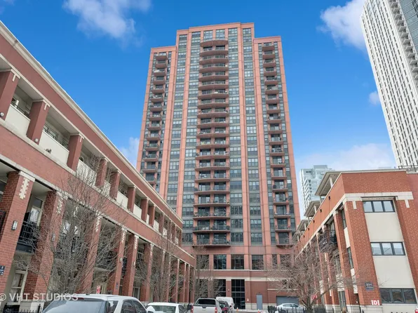 330 N Jefferson St APT 705, Chicago, IL 60661
