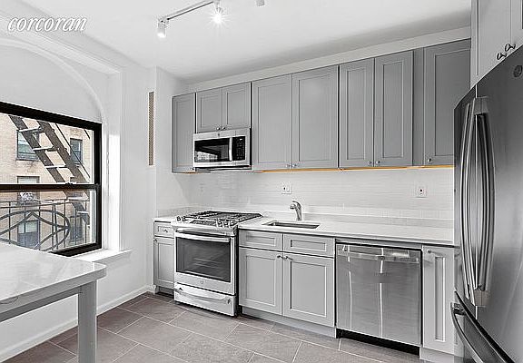 4th image of 233 W 83rd St APT 4B