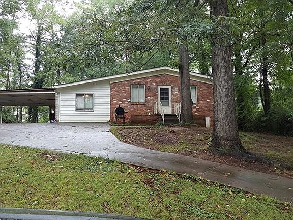 2nd image of 133 Deer Creek Trl SE