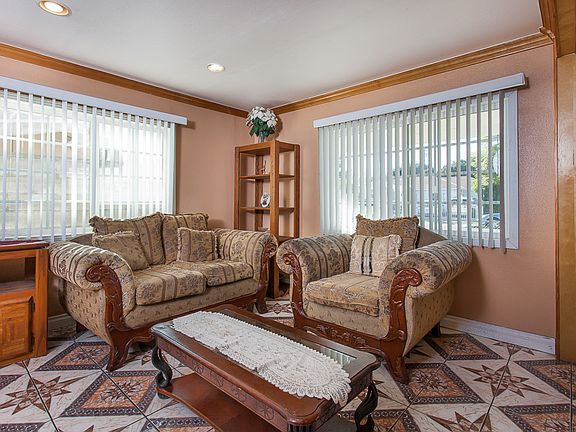 3rd image of 22622 Marbella Ave