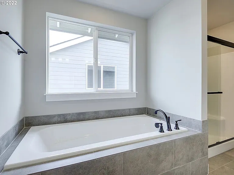2913 NW Onsdorff Blvd — Photo 7
