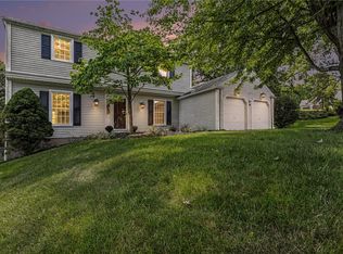 20 Crow Hill Dr, Fairport, NY 14450