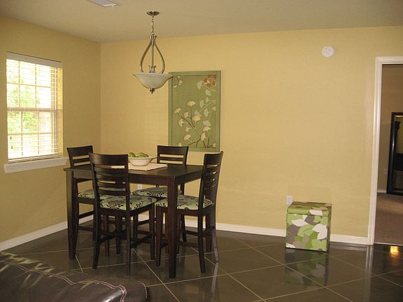3rd image of 213 Ashbrook Ln