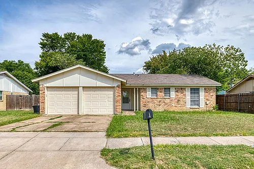 8013 Emerald Hills Way Photo 1