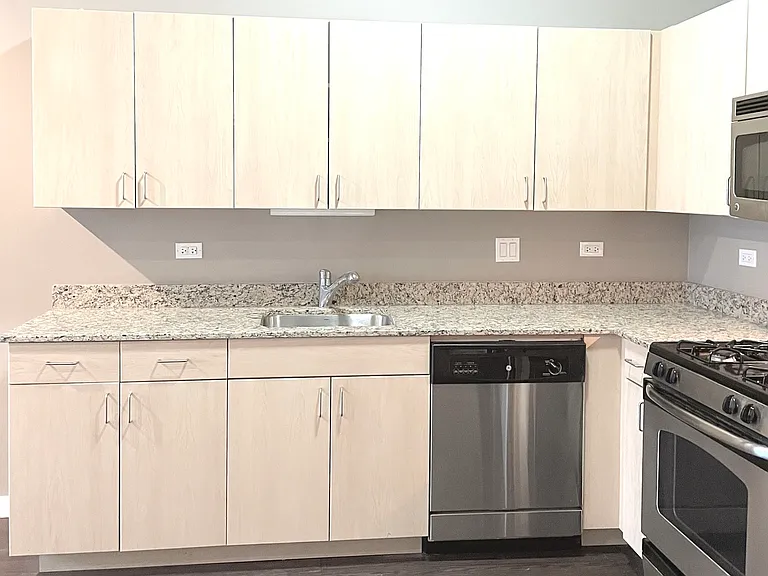 235 W Van Buren St #2521 — Photo 8