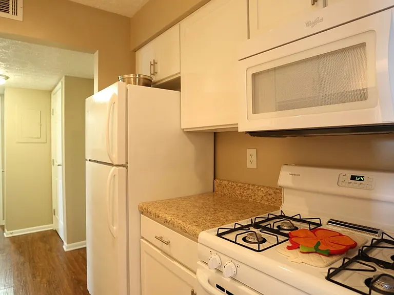 Stadium View Apartments — Photo 32