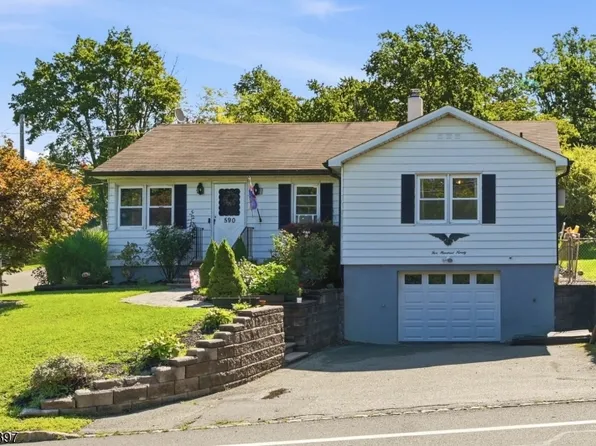 590 Ridge Rd, West Milford Twp., NJ 07480