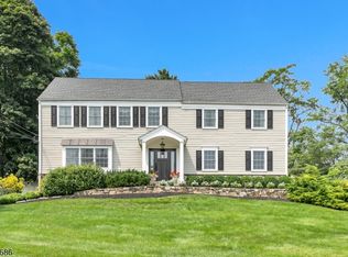 87 Peachtree Rd, Basking Ridge, NJ 07920