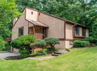 5275 Country Club Rd, Winston Salem, NC 27104