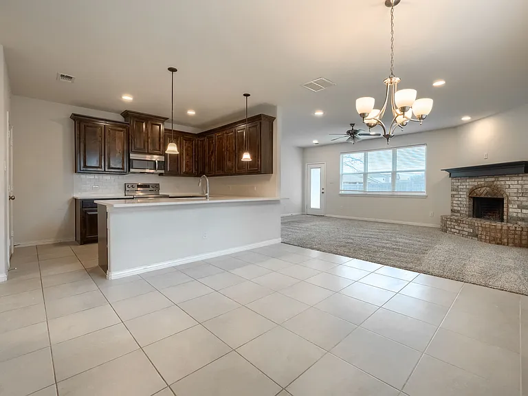 237 Teakwood Dr — Photo 4