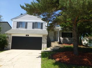 10 S Aspen Dr, Vernon Hills, IL