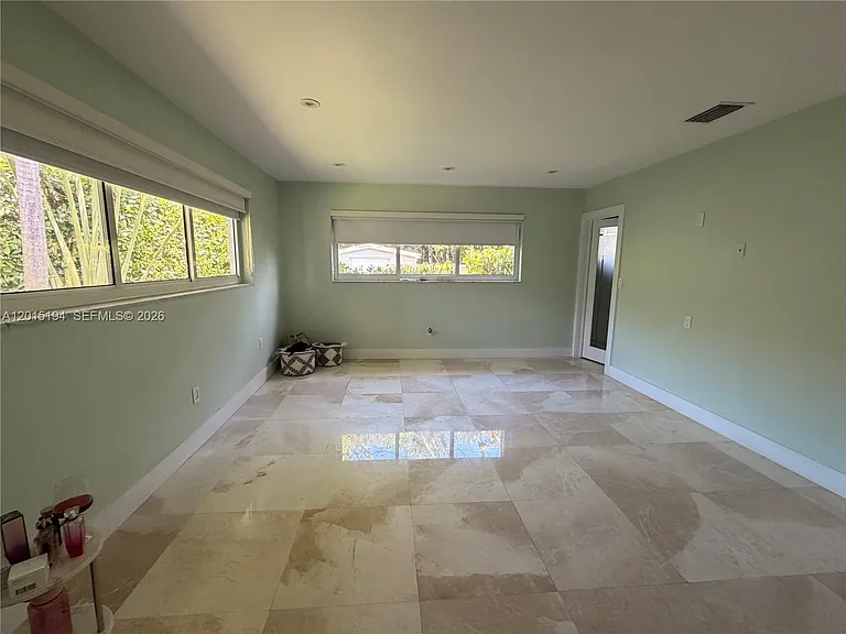11445 N Bayshore Dr — Photo 21