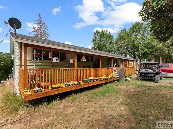 349 Rena St, Arco, ID 83213