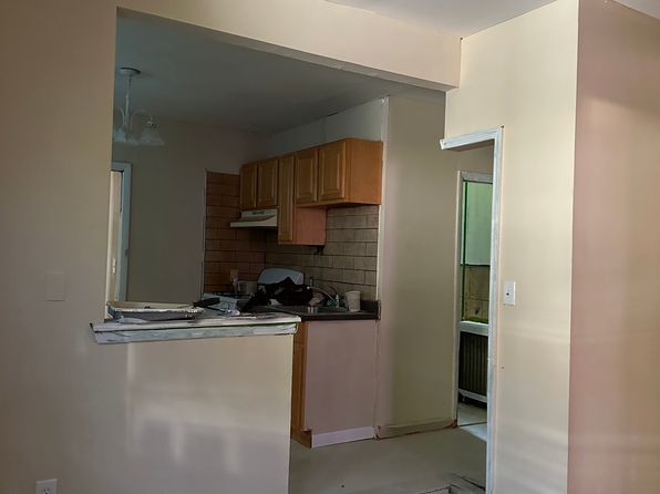 67 Elm St FLOOR 1