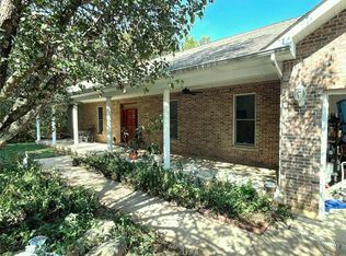 835 Ren Val Rd, Union, MO 63084