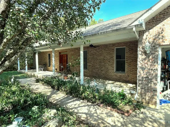 835 Ren Val Rd, Union, MO 63084