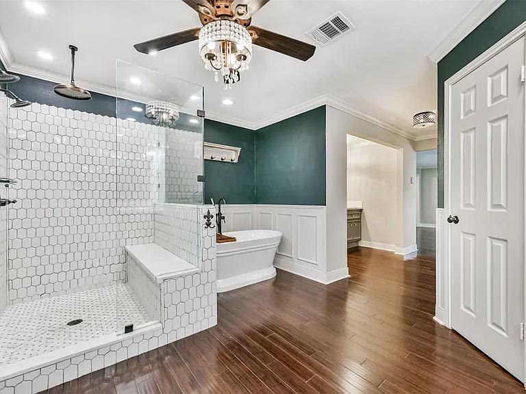 2111 Riverside Dr — Photo 17