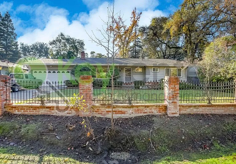 6612 Stanley Ave — Photo 2