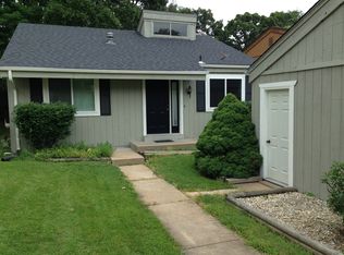 962 Woodside Village Ln, Ballwin, MO 63021