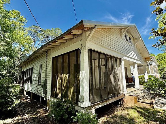 3rd image of 423 S College St