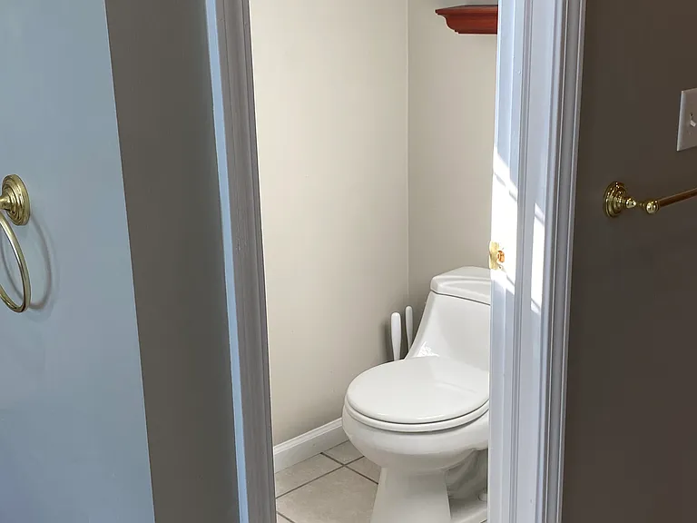 10 E River Rd — Photo 17