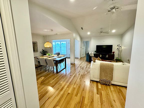 5th image of 1 Hillington Pl #1
