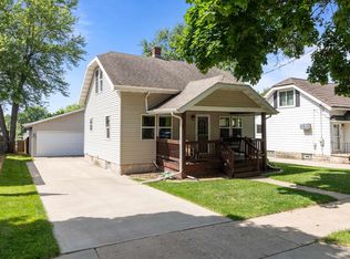 911 Park Ave, Little Chute, WI 54140