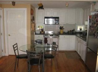 18 Barnard Pl, South Boston, MA 02127