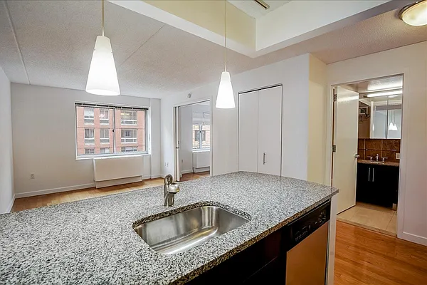 Rented by R New York | media 23