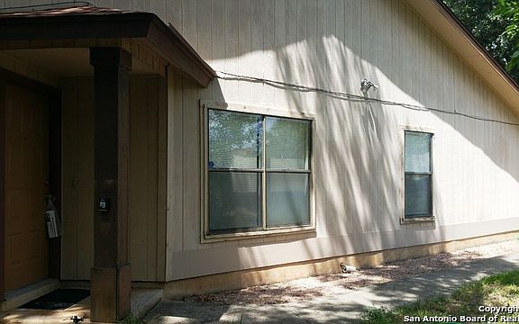 4th image of 9102 Valley Bend
