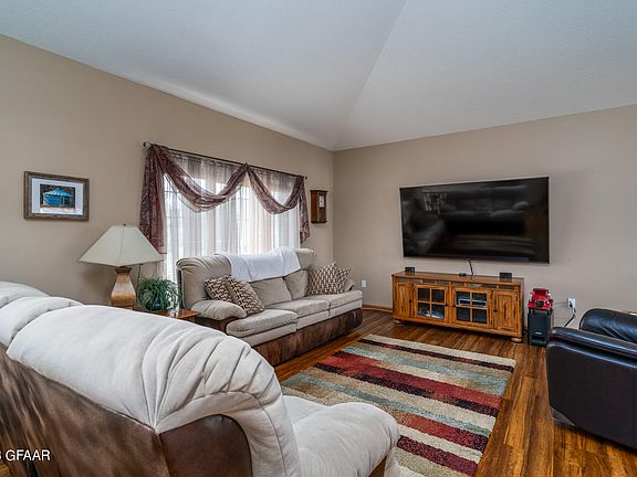 3rd image of 706 Mighty Acres Dr