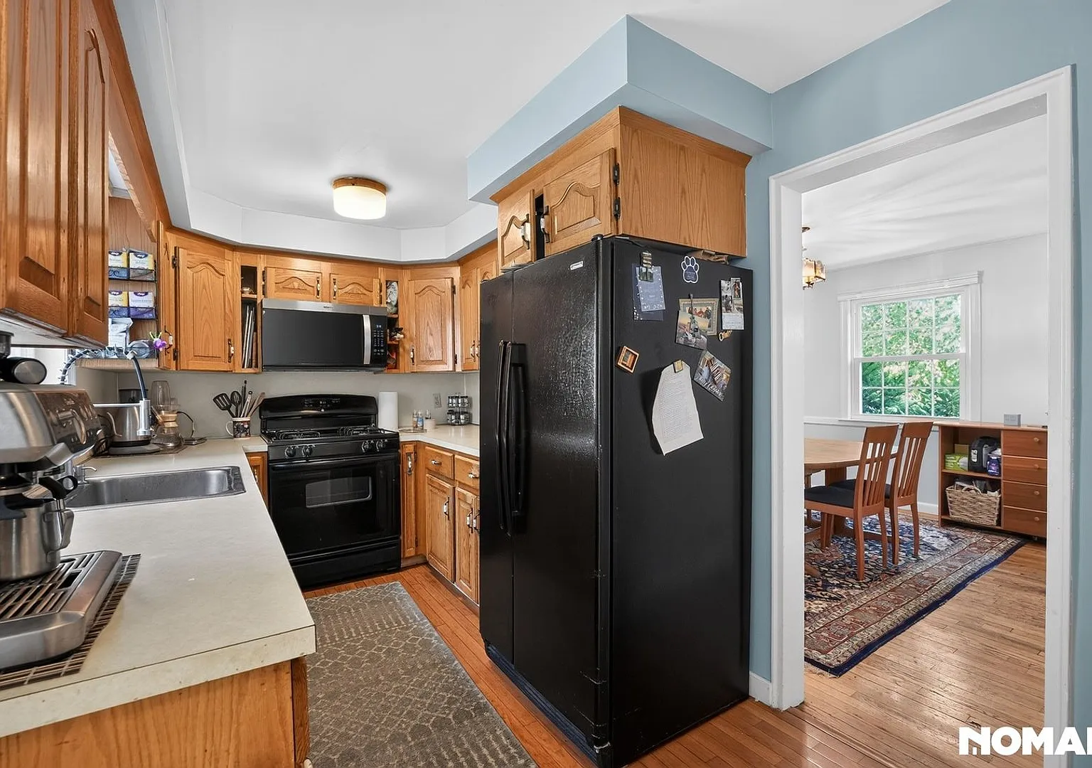 Charming 4BR House in Natick — Photo 2