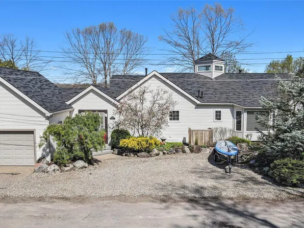 11574 Algonquin Dr, Pinckney, MI 48169