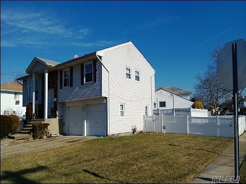 2nd image of 3179 Schreiber Pl
