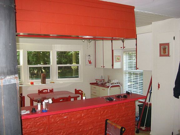 4th image of 39 Pine Crest Ln
