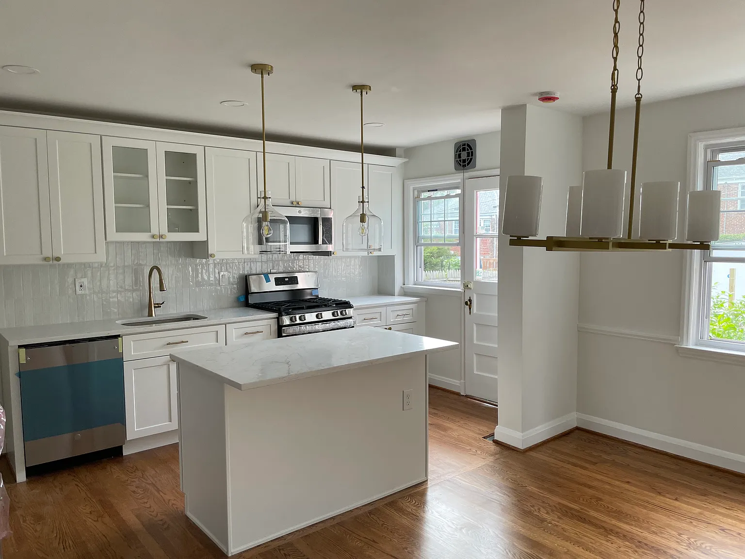 3 bed, 1451 sqft, $3,000 — Photo 2
