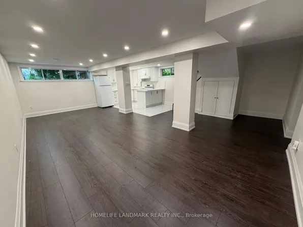 126 Fenside Dr #Basement, Toronto, ON M3A 2V8