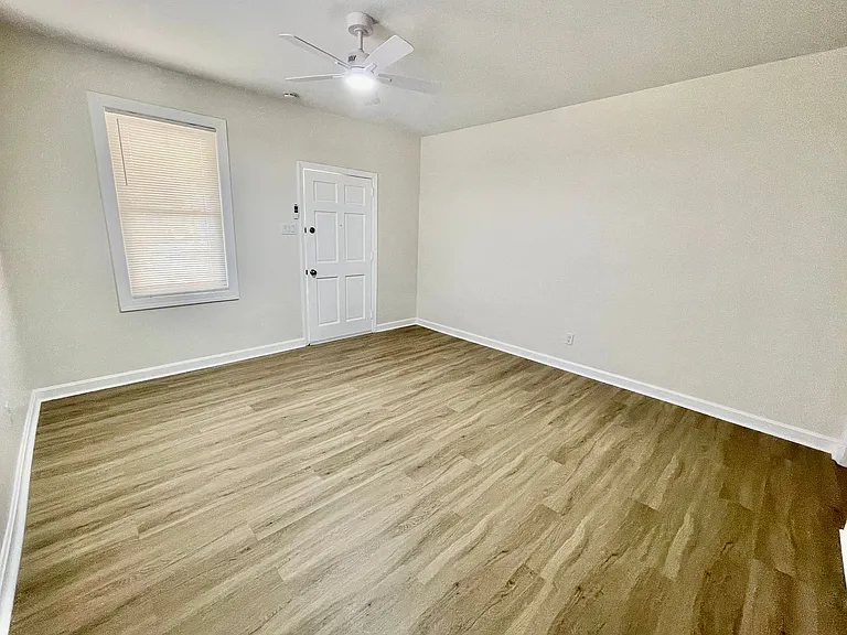 105 Summit St — Photo 4