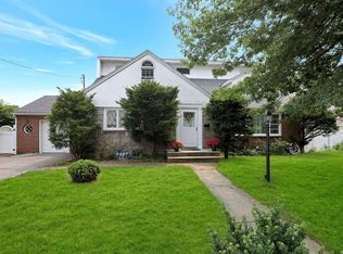 330 Yale Rd, Garden City, NY 11530